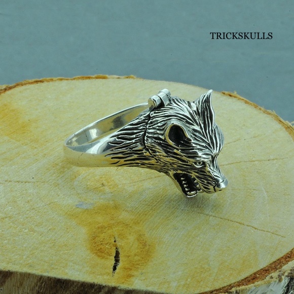 New Retro Wolf Head Poison Pill Secret Compartment Locket Ring 8 9 10 11 12 13 - Picture 5 of 9